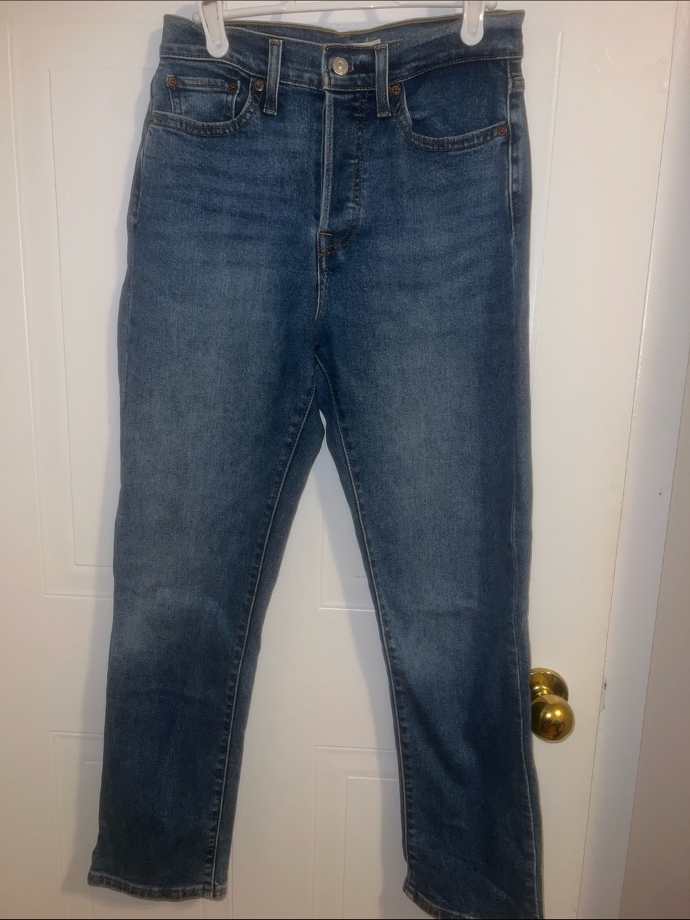 Levi's Straight Leg Jeans in Medium Blue Wash